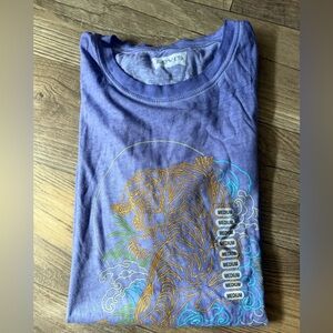 Levi's Men’s Purple Tee with Gold & Teal Tiger Graphic. Size Medium. NWOT